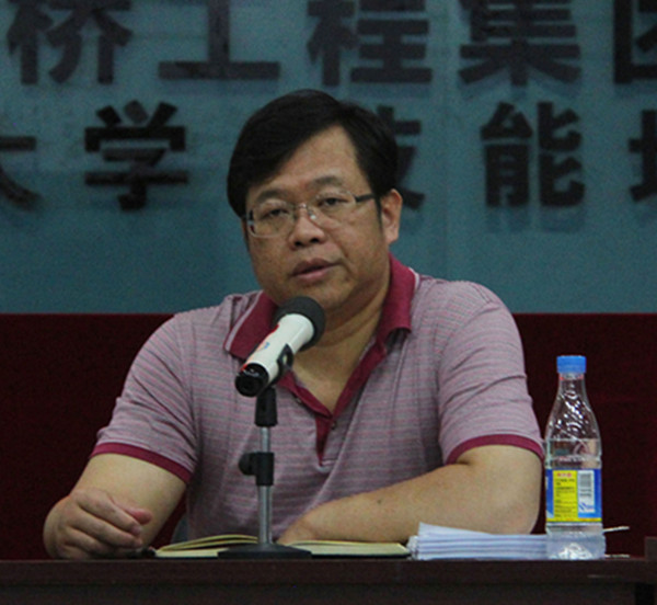 图二：分公司财务总监李晋部署工作.jpg
