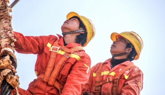广西大发国际“百年风华 交通风采”全国交通运输摄影大赛参赛作品—— 筑虹群像